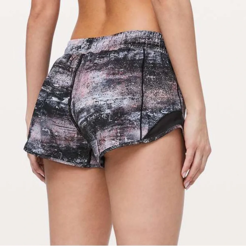 Lululemon Hotty Hot Short II *2.5" Azurite Poppy Coral Multi / Black Size 2 - Picture 3 of 7
